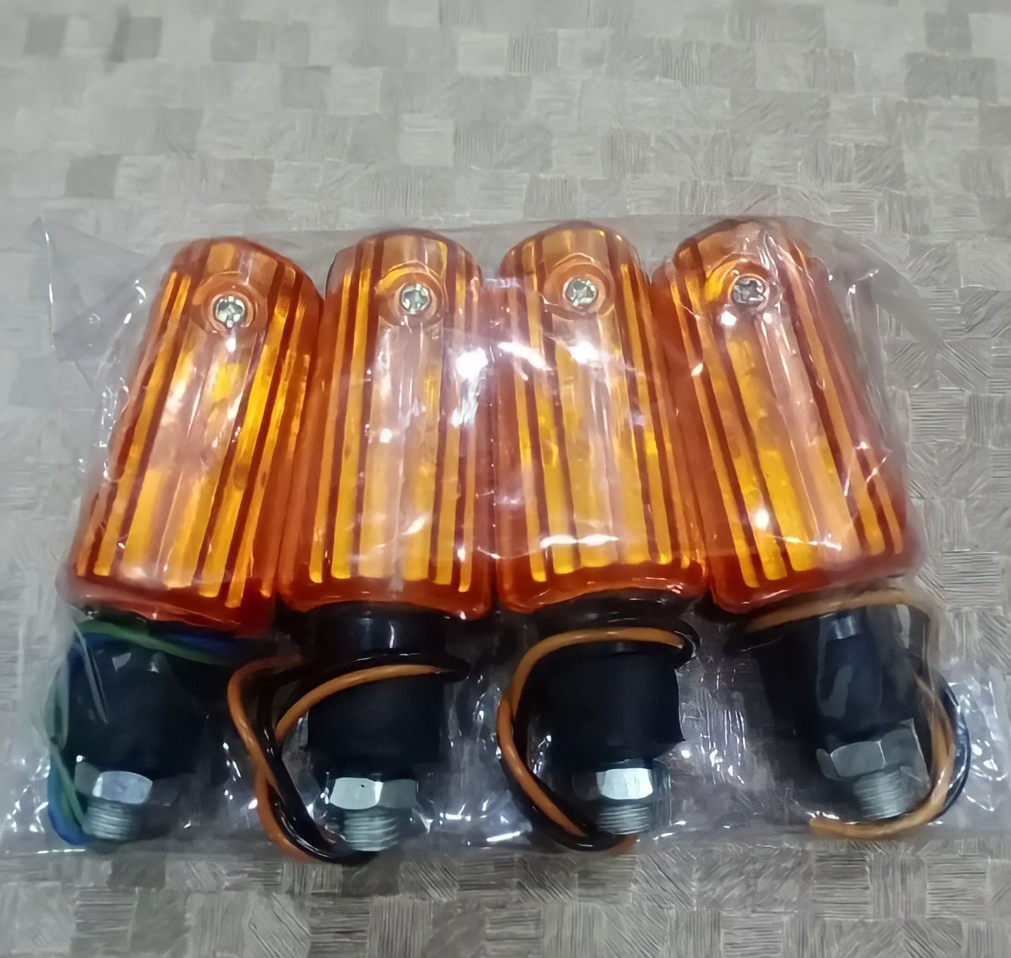4PCS Fancy Flexible Bike Indicators Mini Size Unbreakable Yellow Lights 4PCS Fancy Flexible Bike Indicators Mini Size Unbreakable Yellow Lights
