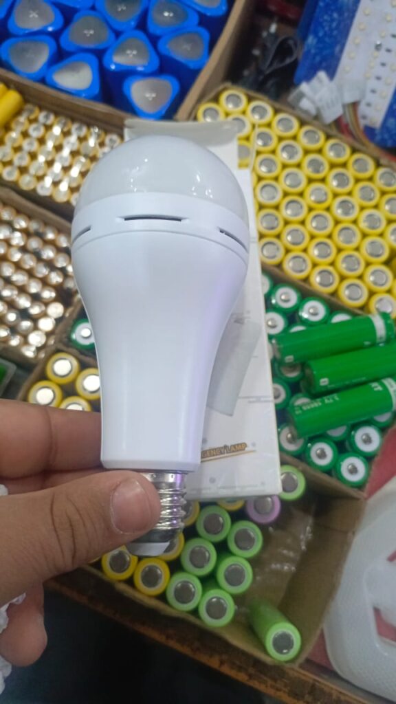 20W Rechargeable LED Bulb 4500mAh Emergency Energy Saving AC/DC Light with Hanging Holder