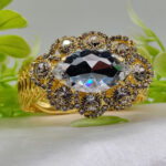 Imported Exquisite Oval Crystal Adjustable Bracelet – Imported Luxury Jewelry Adjustable Bracelet, Best Quality Artificial Bracelet for Girls & Women, Bracelet for Every Occasion (Random Color)